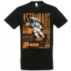 AstronautFront Μαύρο unisex t-shirt με μεγάλη στάμπα αστροναύτη και πορτοκαλί urban space graphic.